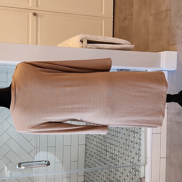 Ladie's dress - Picture 3 of 4